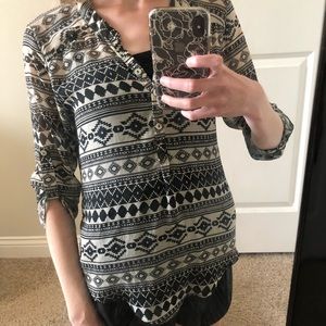 About A Girl Patterned 3/4 Sleeve Size S EUC